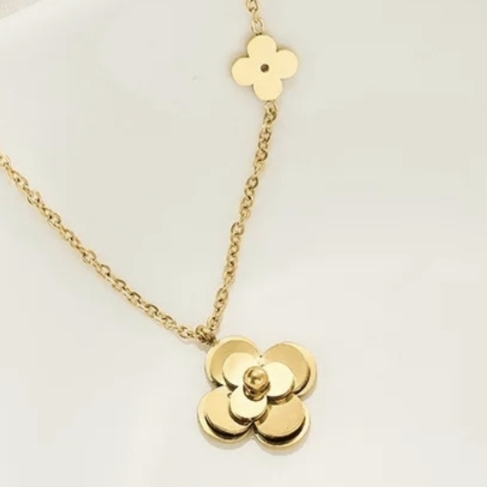 18K Gold Stainless steel Necklace Camelia Flower - Picture 2 of 7